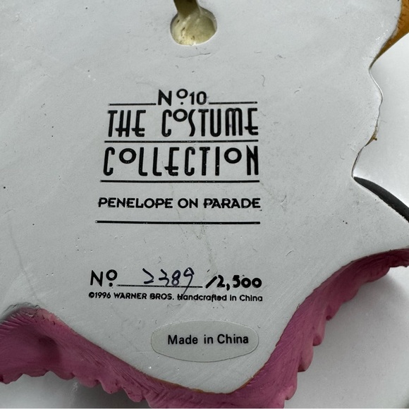 Vtg Pepe & Penelope On Parade 1996 Warner Brothers Costume Collection (set of 2) - Picture 9 of 12